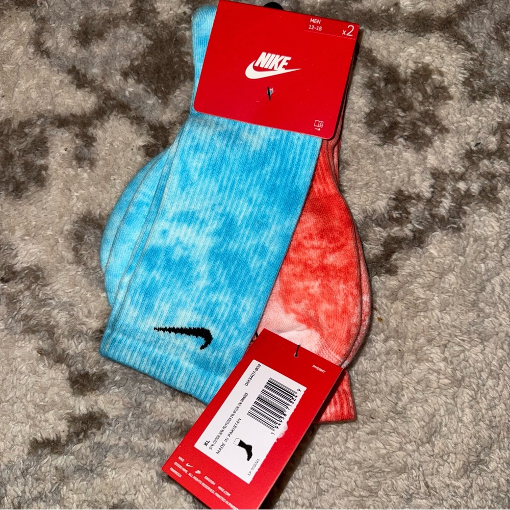 Nike DriFit Socks NWT